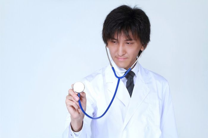 【現実】医者と結婚したい女性が知る婚活市場と医者の特徴・年収・激務リアル